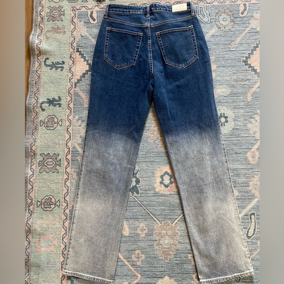 🔥🔥NWT Hollister Sunset Ultra High-Rise Stacked Vintage Straight Blue Ombre Jeans - Picture 7 of 9